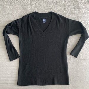 GAP Black V-Neck Sweater